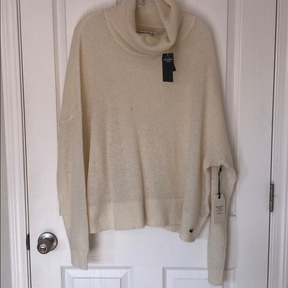 NWT A&F cream cowl/turtle neck mohair sweater s L